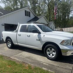 Dodge Ram 1500 White SLT 
