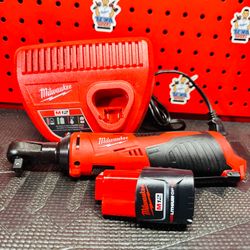 Milwaukee M12 12V Lithium-Ion Cordless 3/8 in. Ratchet with (1) 1.5Ah Battery & Charger