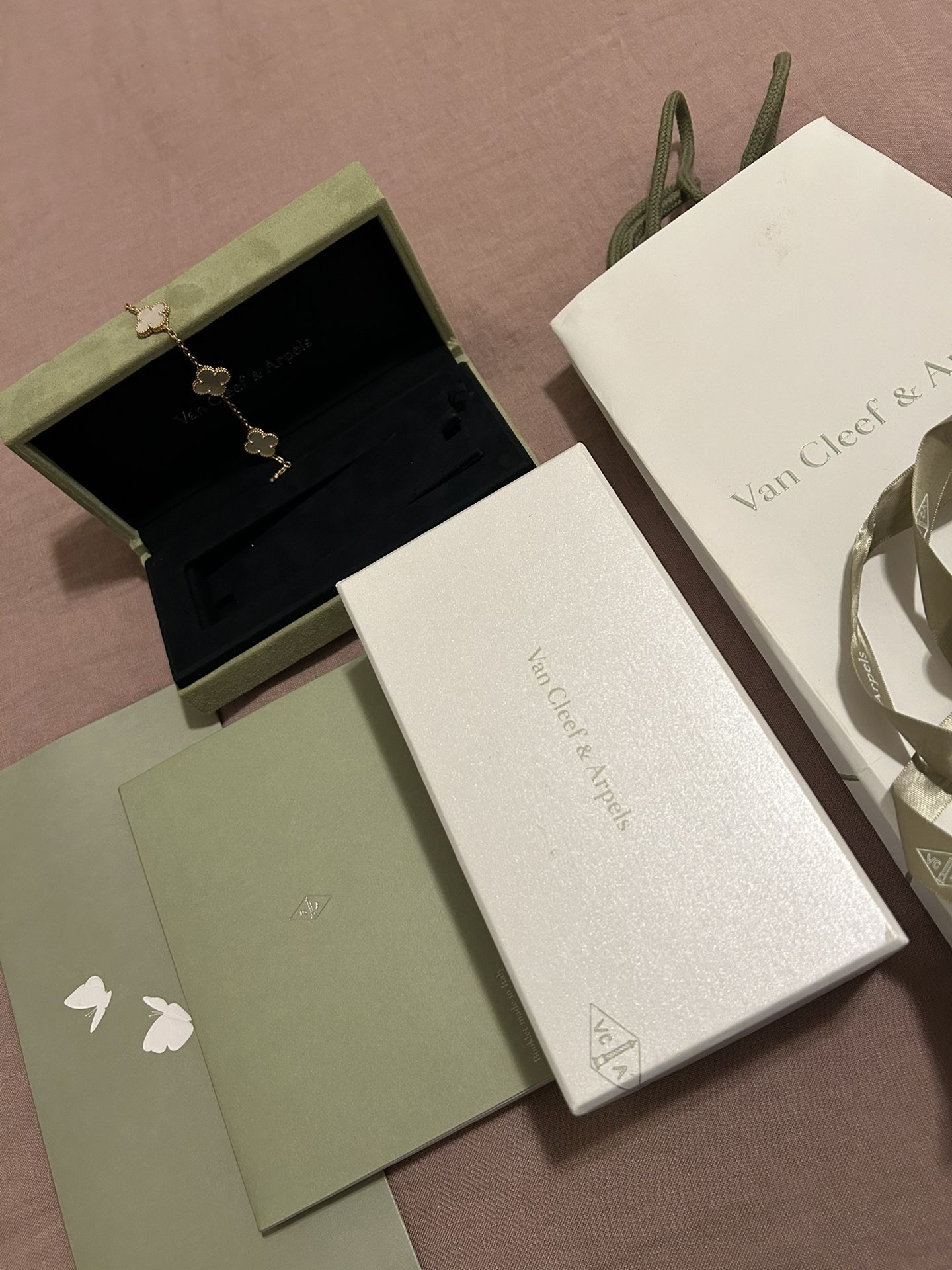 Van Cleef & Arpels - Brand New