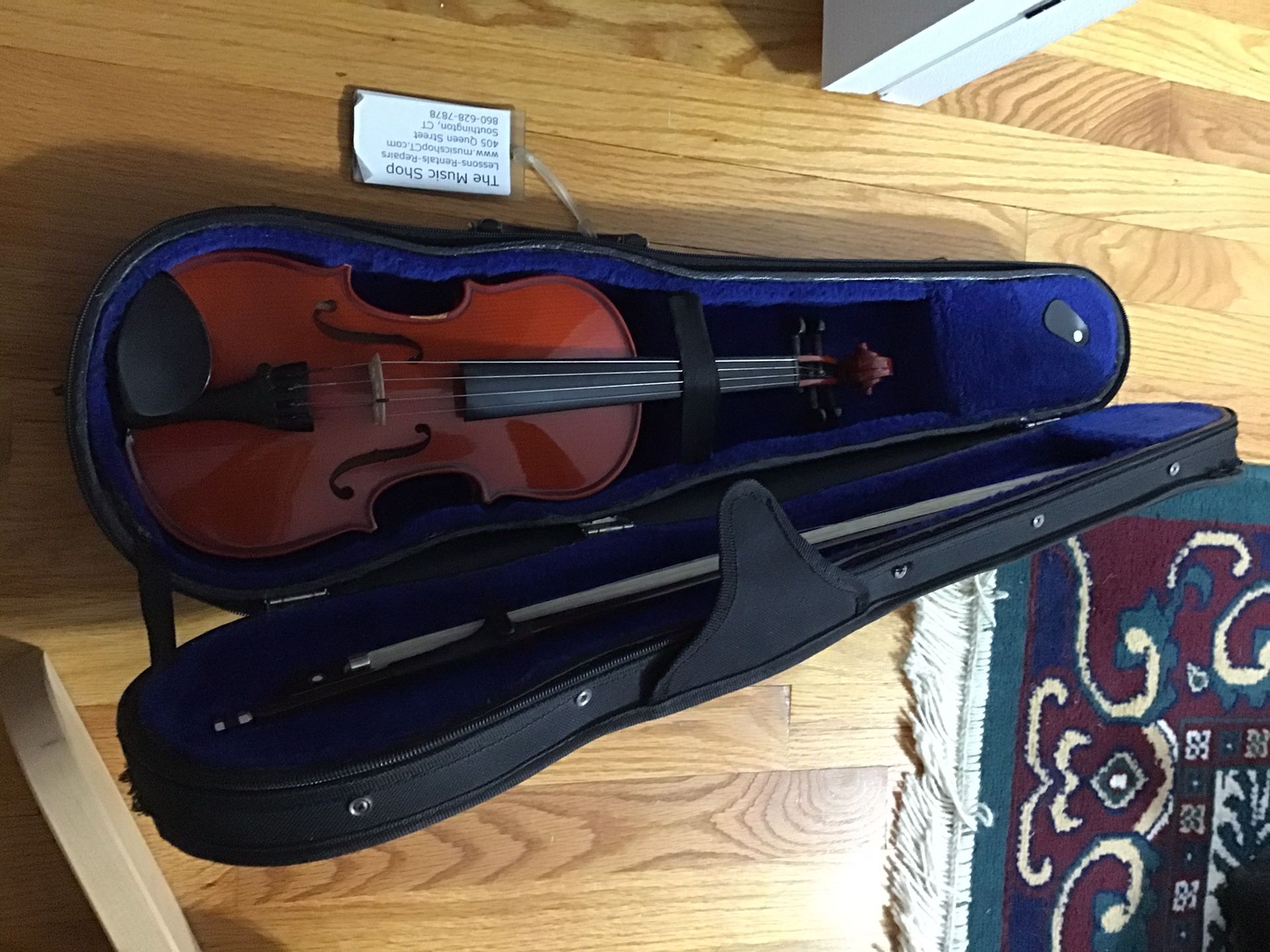 1/4 violin and hard shell case