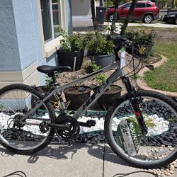 J🚴‍♂️ NEW 24” Huffy Rock Creek Mountain Bike  🚴‍♀️