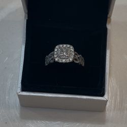Neil Lane 14kwg Princess Diamond Size 8
