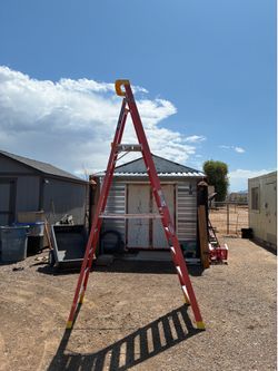 8’ podium ladder
