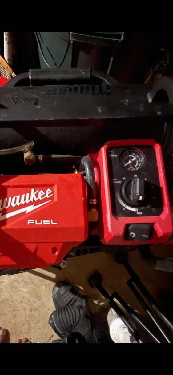 Milwaukee Fuel Air Compressor