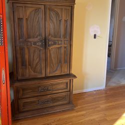 Traditional Wood Wardrobe 