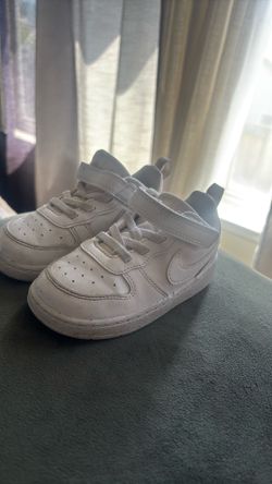 White Nike size 7.5
