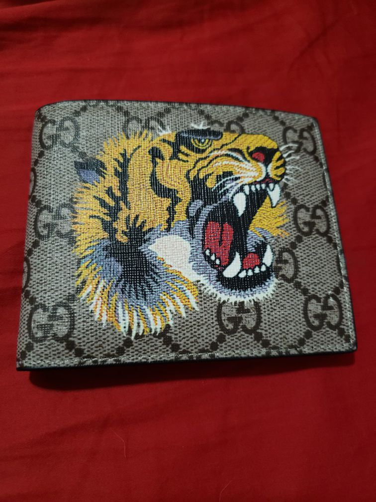 Gucci Tiger supreme wallet