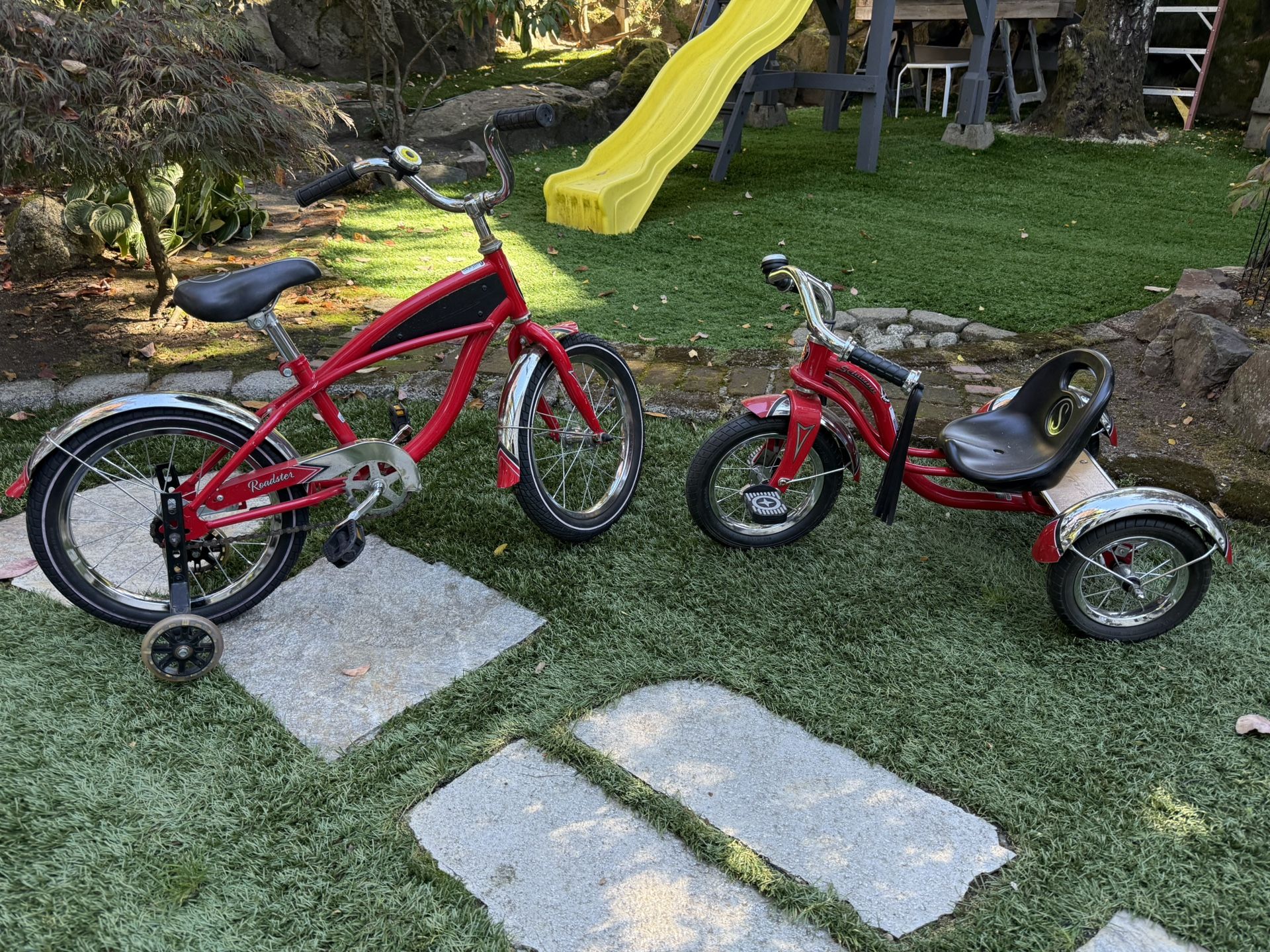Kids Classic Roadster Schwinn Bike & Tricycle