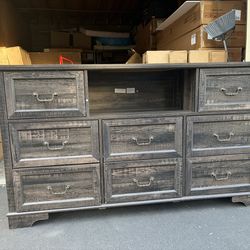 Brand New 8-Drawer Farmhouse Dresser – Rustic Oak