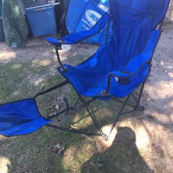 Like new large captains chair with foot rest portable and case only $25 firm