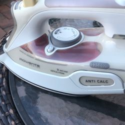 Rowenta Iron 