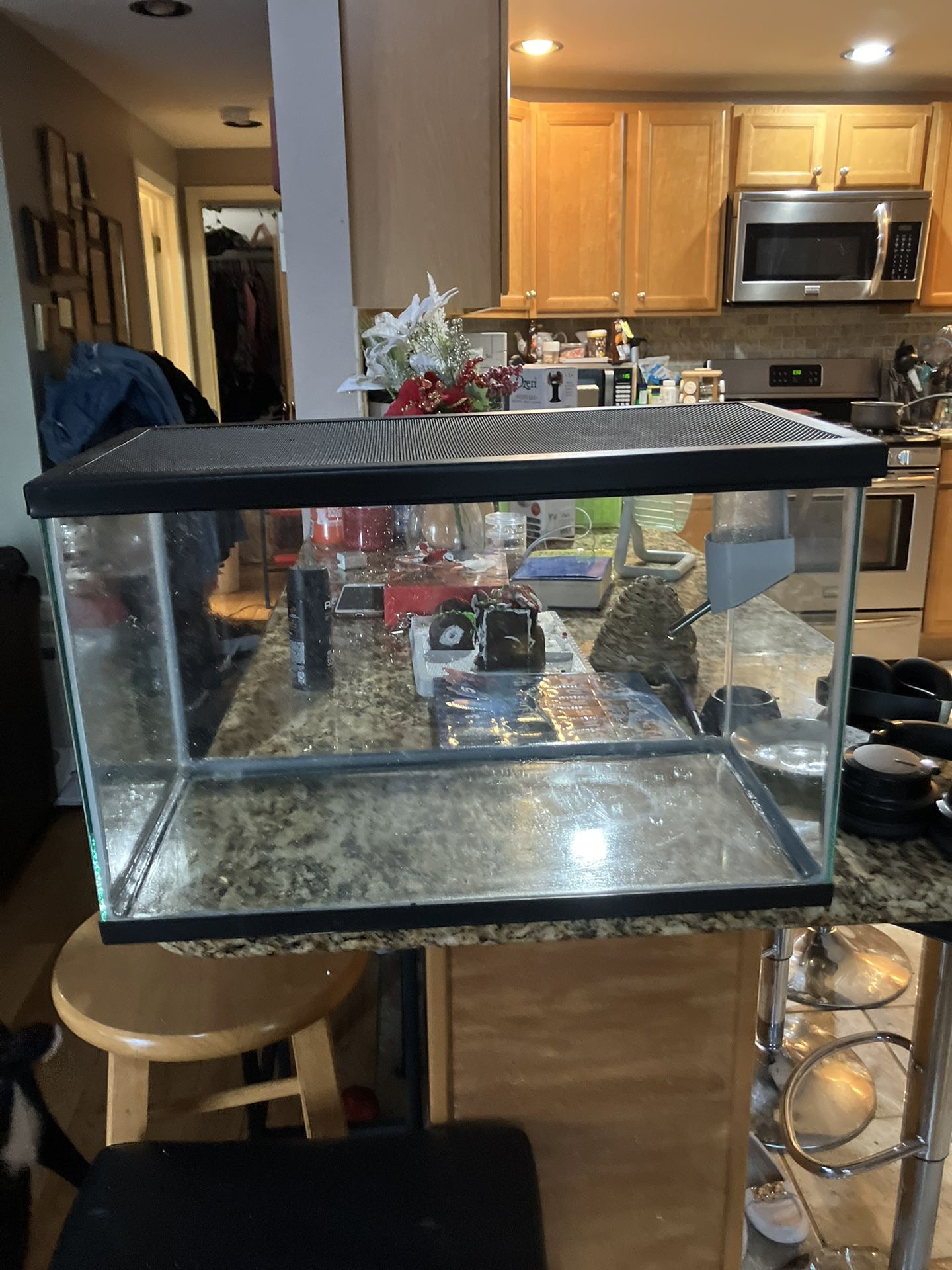 10x20in Tank With Hamster Materials