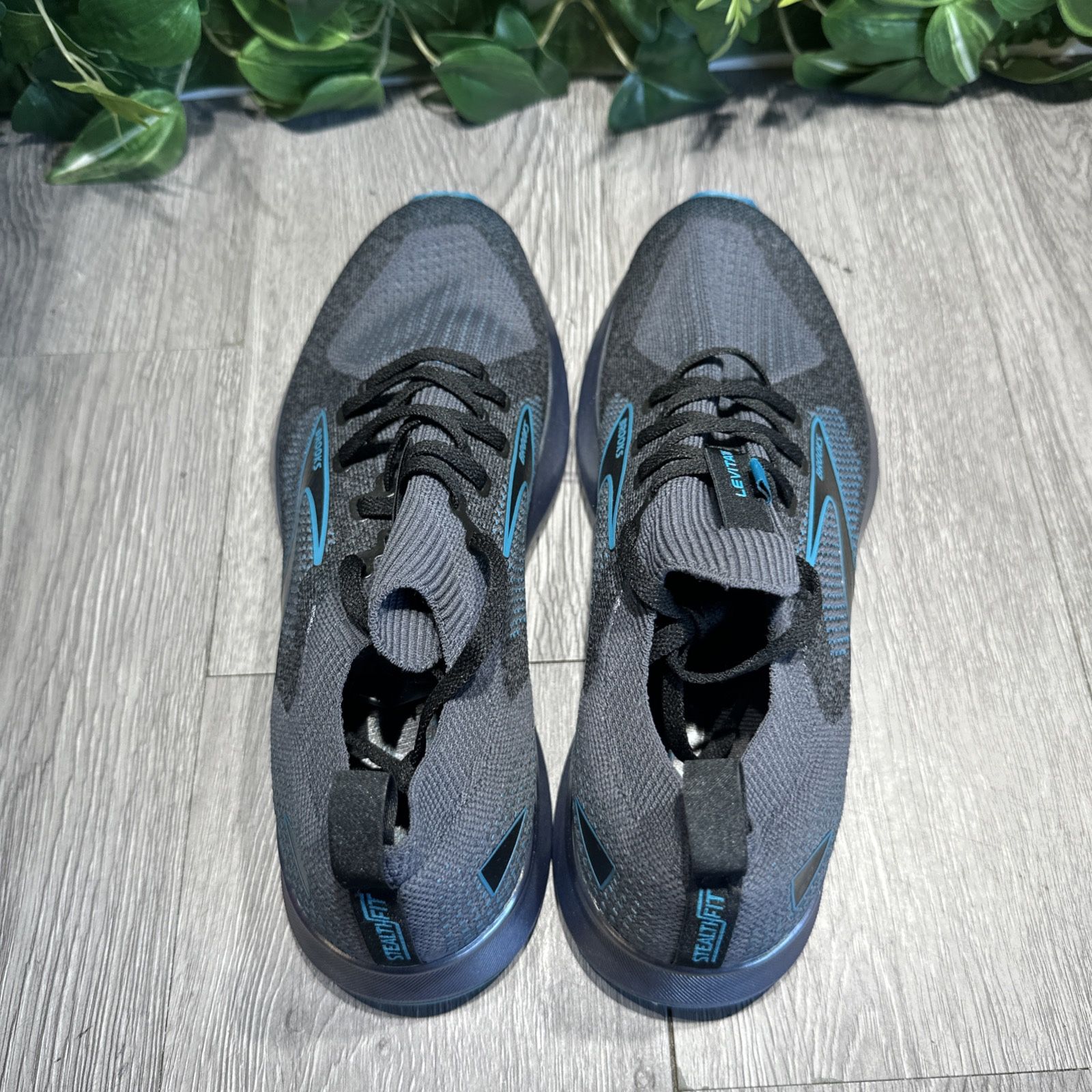 Men’s SAMPLE Brooks Levitate  5 Knit Gray  Blue  Running Shoes Size 9 Stealthfit Cut in half: Brooks Levitate Stealthfit 5 Review | RunRepeat main image 4