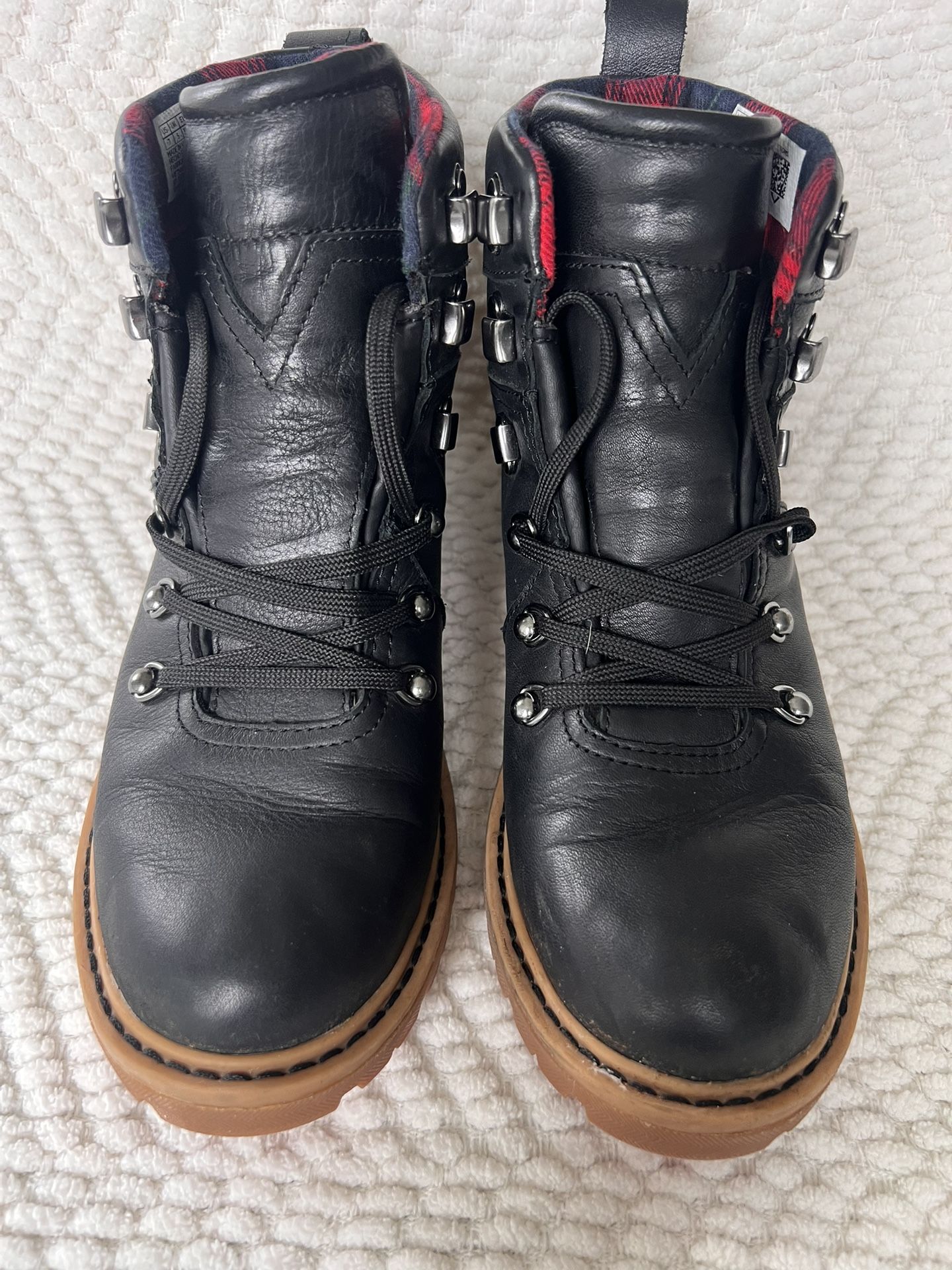 Tom’s Boots