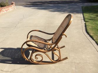 Vintage thonet rocking chair 