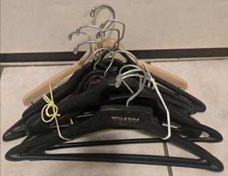 INDIVIDUAL COAT HANGERS