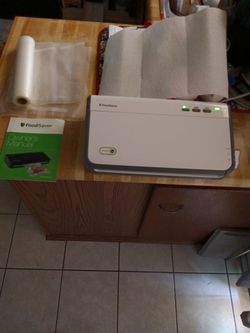 Food Saver.. Nice  condition! (Barley used)..model # FM2100