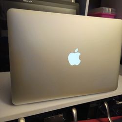 2015 Apple MacBook Air 13 Inch Model A1466 - Intel I5 - 4 GB RAM - 120 GB SSD 