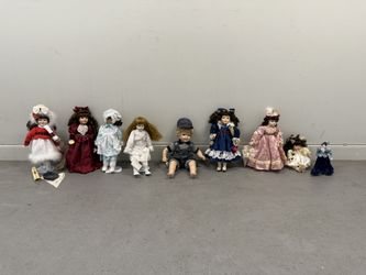 Collection of Dolls Vintage (Good condition) PICK UP IN CORNELIUS
