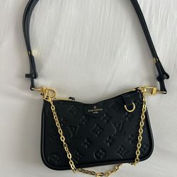 Easy Pouch In Strap Louis Vuitton 