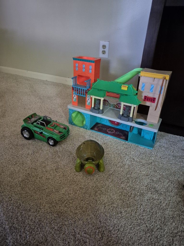 Teenage Mutant Ninja Turtle Play