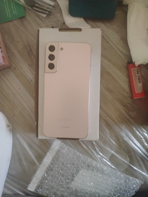 Samsung S22+ Refurbished Excellent Condition