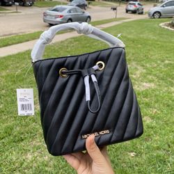 Michael Kors Suri SM Quilted Crossbody