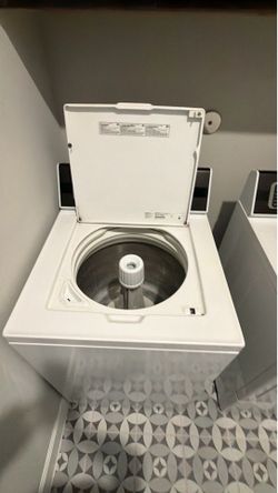 Speed Queen Commercial Washer & Gas Dryer Set - Excellent Condition