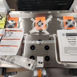 36 in. Gas Cooktop in Stainless Stee with 5 Burners including Power Boil Burners