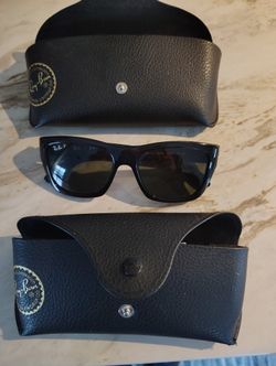 Ray-Ban RB4194 Wayfarer Polarized Sunglasses Black 53mm + 2 Cases