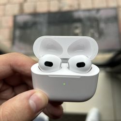 AirPods 3rd Generation Charger Included And Has Warranty 