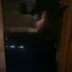 33 Inch Amazon Fire-Tv With Fire Tv Remote