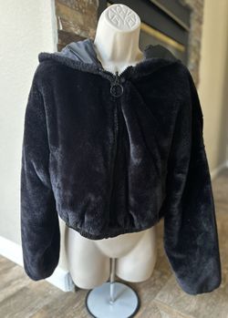 Black faux fur hooded cropped jacket