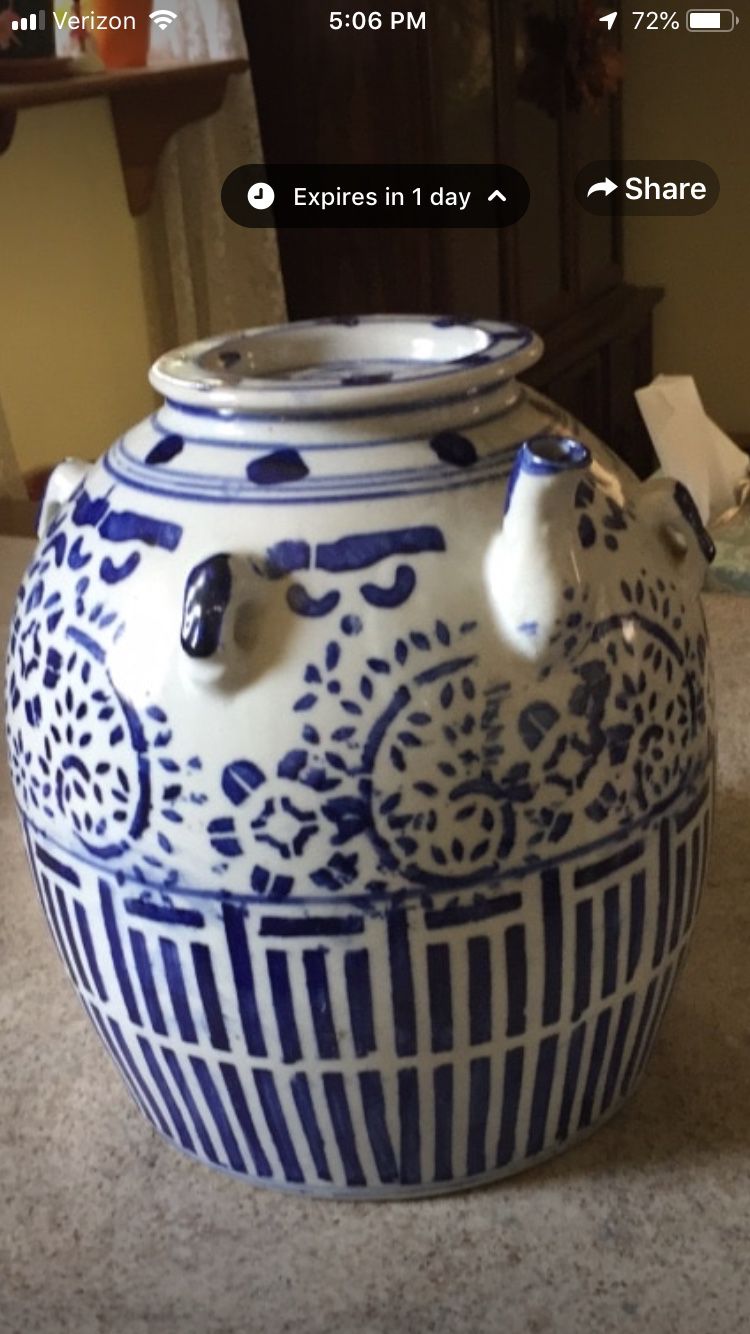 Vintage Chinese blue and white ginger jar