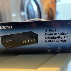 4-Port Dual Monitor DisplayPort KVM Switch