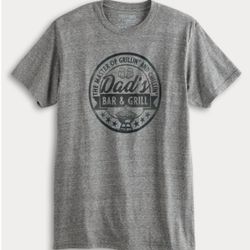 Dad’s Bar & Grill T-Shirt Funny BBQ Father’s Day Gift for Grill Master Size M