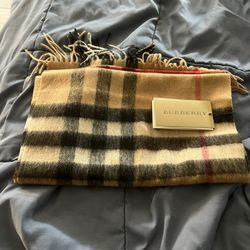 Burberry Scarf 