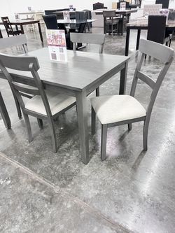 Bonito Comedor De Madera Nuevo En Su Caja 