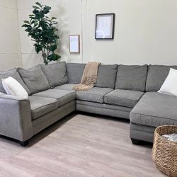 WE DELIVER! 🚚 - Jordan’s Furniture Gray Modern U Sectional Couch with Chaise
