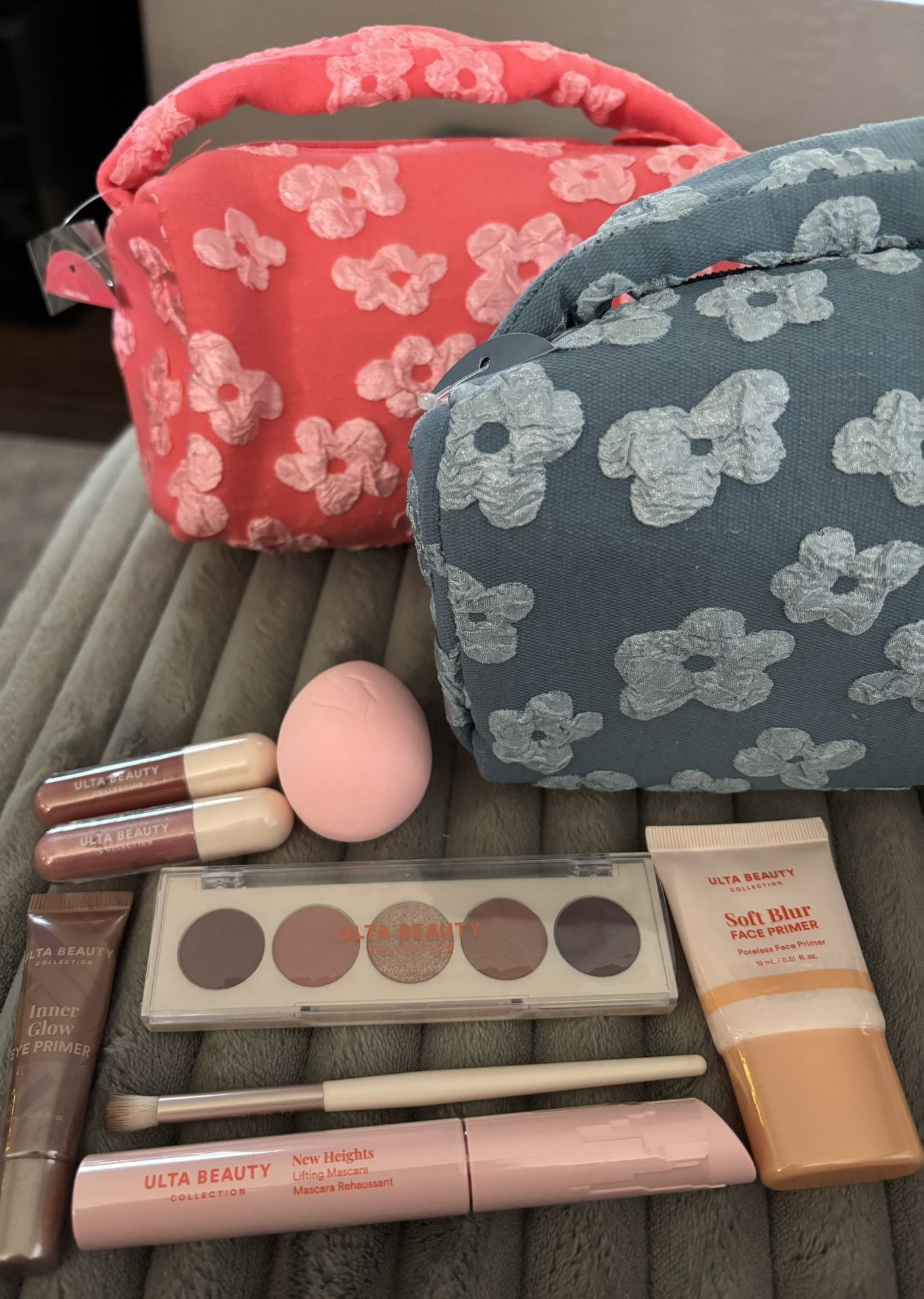 NEW ULTA BEAUTY 8 PIECE MAKEUP BEAUTY SET IN MAKEUP BAG $10!!