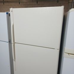 GE Refrigerator Top Freezer Baige 