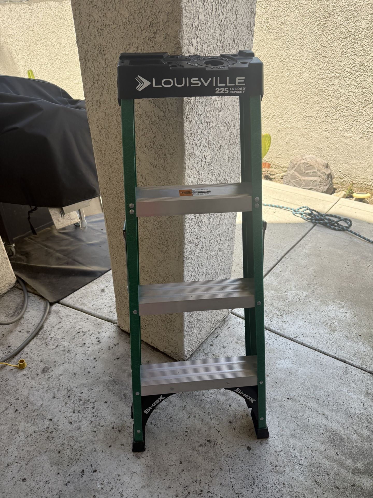 Louisville 4ft Fiberglass Ladder