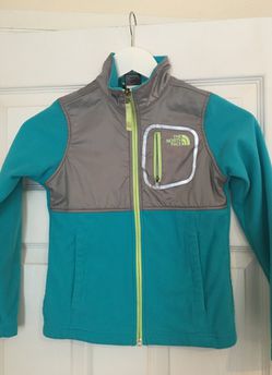 Really cute North face girls size 7/8 sp great for all weather!