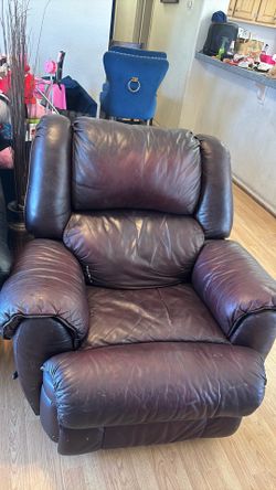 Free recliner sofa 🛋️