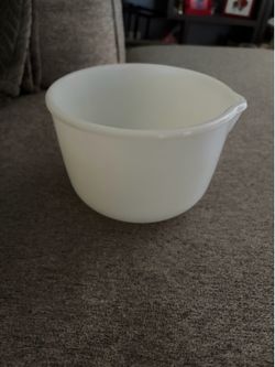 Sunbeam Fire King Small Spouted Mixing Bowl