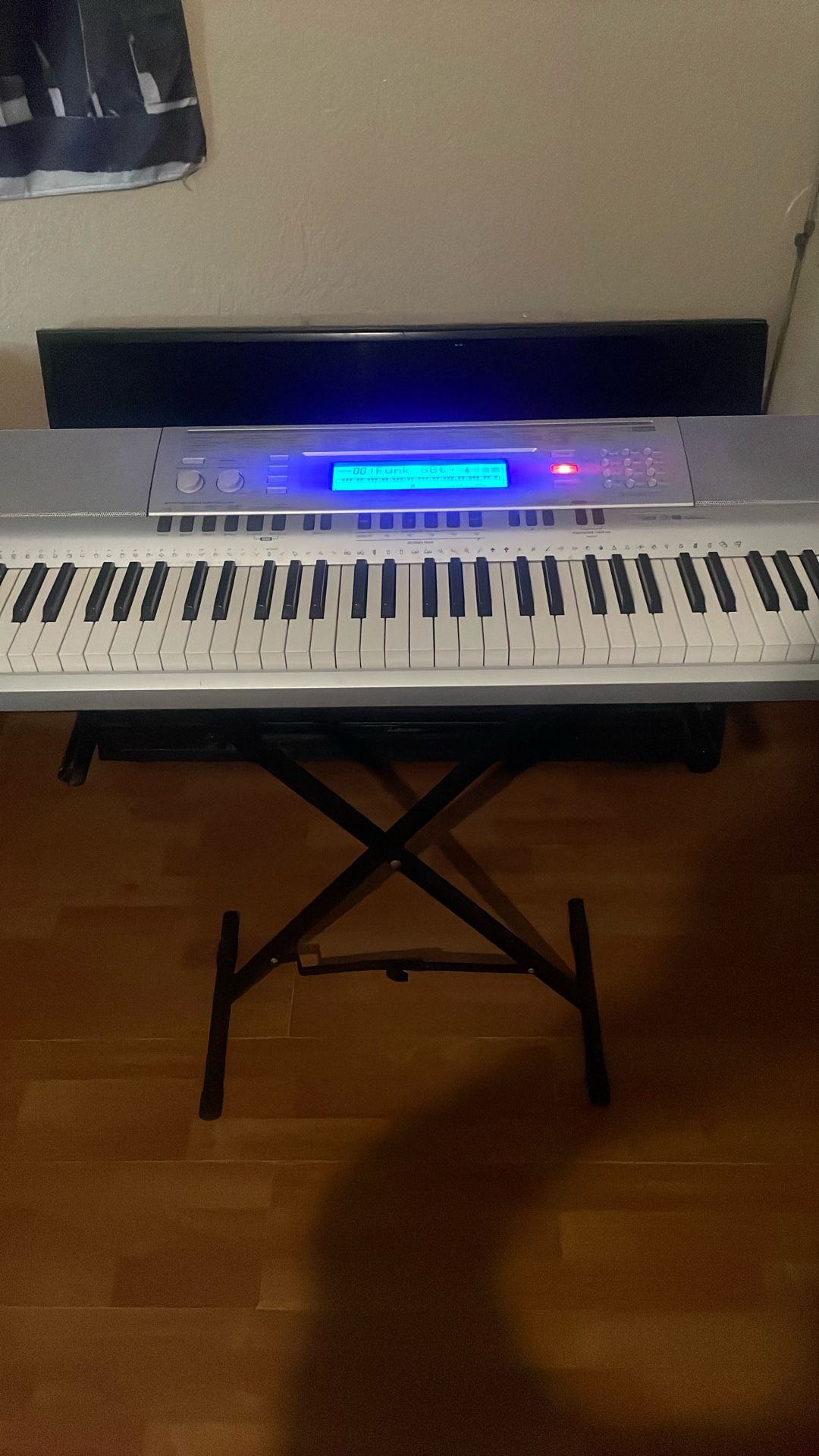 Casio WK-210 Keyboard 76 Keys With Adjustable Stand