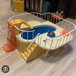 Vintage 1980 Barbie Pool