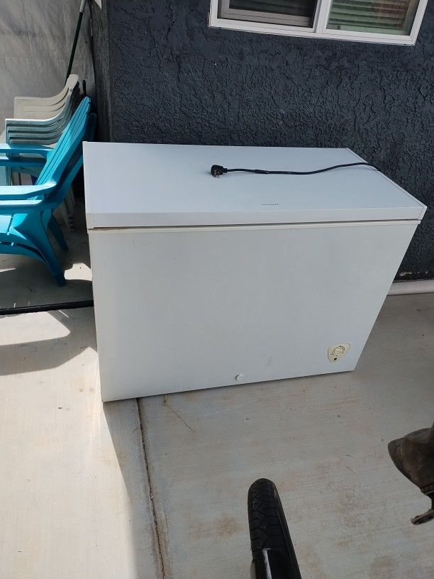 XL Deep Freezer