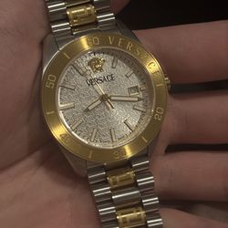 Versace v-dome Watch