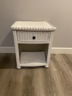 Wicker End Table / Nightstand